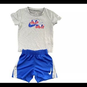 Boys Nike outfit 4th of the July size 24 months